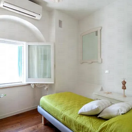 Apartment Helloapulia Casa Brumar